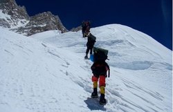 कंचनजंघा पर फंसे पर्वतारोहियों के लिए 21 दिन का लॉकडाउन बना Bigg Boss चैलेंज