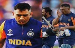 MS Dhoni अंगूठा चोटिल होने के बाद भी थे क्रीज पर डटे, भावुक कर देगी मुंह से खून निकलने वाली फोटो