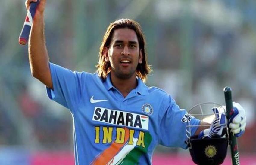 धोनी ने 2004 में पहली बार अंतरराष्ट्रीय क्रिकेट खेला था। (सोर्स-सोशल मीडिया)