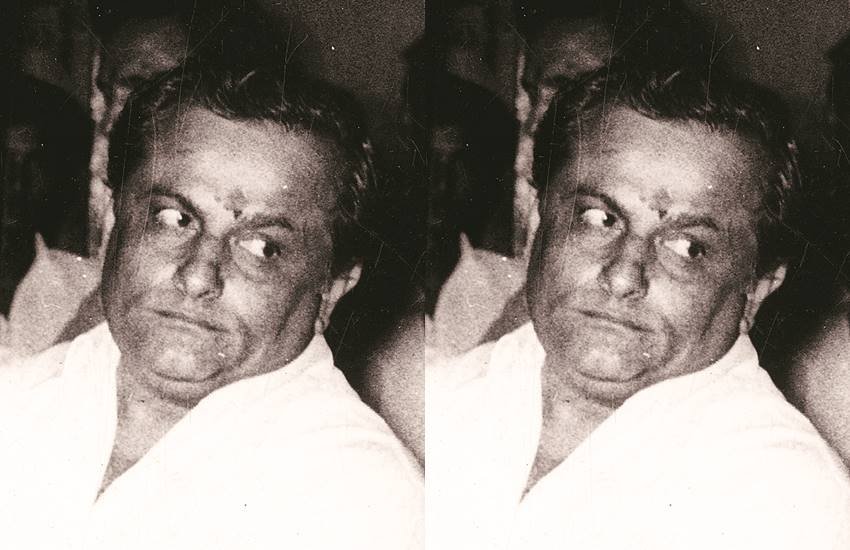 पिता नानाभाई की तरह महेश भट्ट ने भी दो शादियां की। पिता नानाभाई की तरह महेश भट्ट ने भी दो शादियां की।