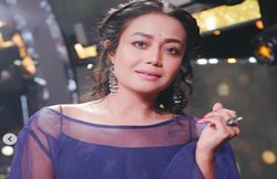 Neha Kakkar के पास हैं मर्सिडीज़ जैसी गाड़ियां, जानिये- हर गाने का कितना पैसा लेती हैं