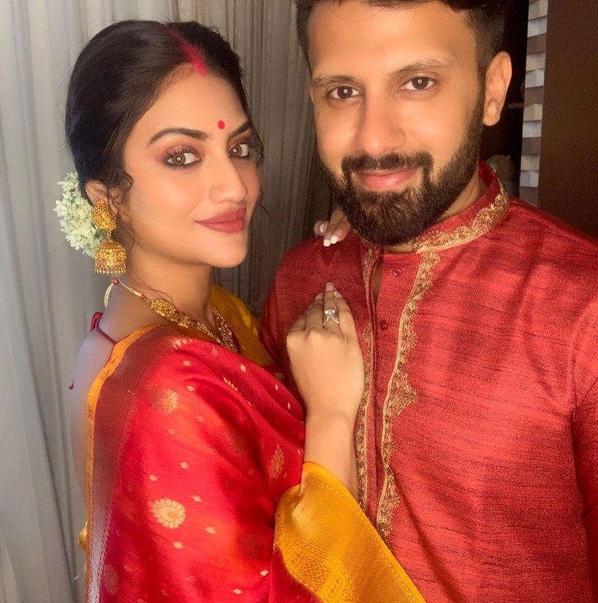 नुसरत जहां को उनके सिंदूर और बिंदी लगाने को लेकर भी कई बार ट्रोल किया जा चुका है।