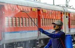 रेलवे ने यात्री ट्रेनों के संचालन पर अब 3 मई तक लगाई रोक, पीएम नरेंद्र मोदी के लॉकडाउन बढ़ाने के ऐलान के बाद लिया फैसला