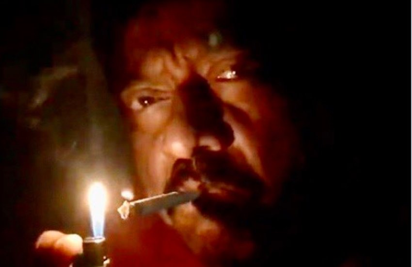 Ramgopal varma, ramgopal varma lights a ciggrate, PM Narendra modi, corona virus pandemic,9pm 9minutes, corona virus, कोरोना वायरस, रामगोपाल वर्मा, Bollywood stars with candles and torches, पीएम नरेंद्र मोदी,