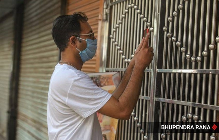 लोगों ने गुरुवार(2 अप्रैल) को रामनवमी के मौके पर भगवान राम की अराधना की।