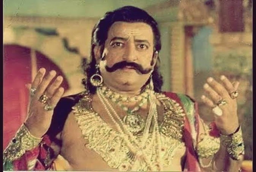 अरविंद त्रिवेदी मूल रूप से मध्यप्रदेश के रहने वाले हैं। हालांकि उन्होंने गुजराती सिनेमा में अपना एक ऊंचा मुकाम बनाया है।