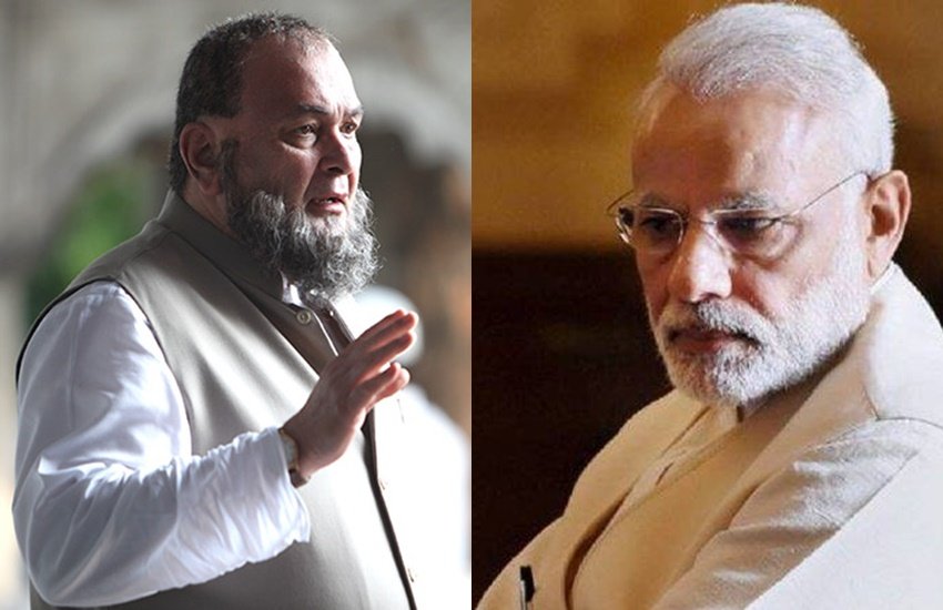 ऋषि कपूर के निधन के बाद पीएम मोदी से उनकी अपील का ये ट्वीट एक बार फिर से वायरल हो रहा है। लोग इस ट्वीट को शेयर करते हुए लिख रहे हैं कि क्या प्रधानमंत्री ऋषि कपूर की उस ख्वाहिश को पूरा करेंगे। <a href="https://www.jansatta.com/photos/picture-gallery/irrfan-khan-best-friend-tigmanshu-dhulia-pay-his-last-tribute-to-bollywood-finest-actor/1392512/“>जिस दोस्त ने इरफान को बनाया ‘इरफान’, उसी के कंधे पर निकला बेमिसाल एक्टर का जनाजा