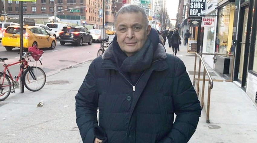 बता दें कि ऋषि कपूर पिछले करीब दो साल से कैंसर से पीड़ित थे और अमेरिका में अपना इलाज करवा रहे थे।