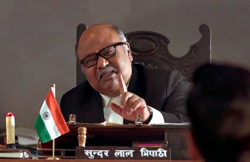 कोरोना वायरस (Coronavirus) के कारण चल रहे लॉकडाउन (Lockdown) में अपनी फर्जी तस्वीर वायरल होता देख बॉलीवुड एक्टर सौरभ शुक्ला (Saurabh Shukla) बुरी तरह से भड़क गए हैं। उन्होंने इस बारे में मुंबई पुलिस से शिकायत भी की है। दरअसल पिछले कुछ दिनों से नेशनल अवार्ड विजेता एक्टर सौरभ शुक्ला की एक फर्जी तस्वीर वायरल हो रही था। इस तस्वीर में लॉकडाउन तोड़ने वाले लोगों के बारे में लिखा था।