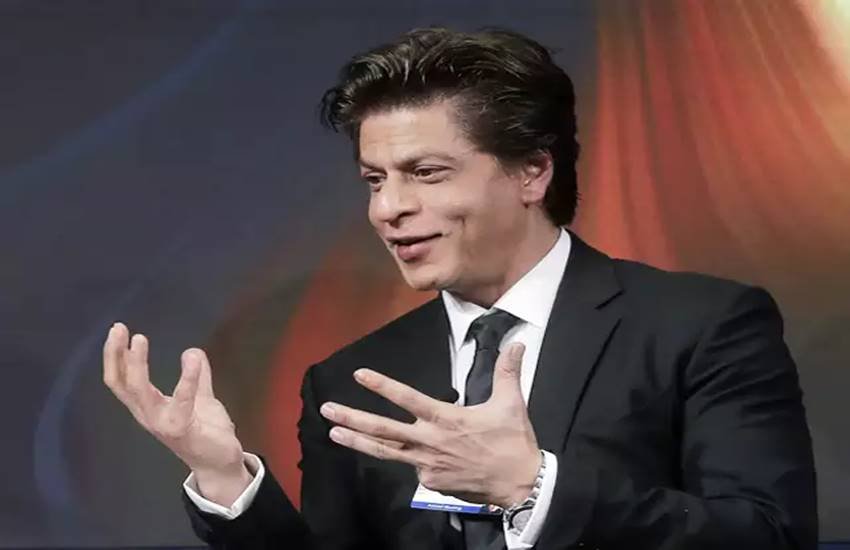 Shah Rukh Khan, gauri khan, Shah Rukh Khan Tweet, Shah Rukh Khan Announcement, Shah Rukh Khan Donation, SRK, Shah Rukh Khan Twitter Reaction,pm care fund, Coronavirus, covid 19, lockdown, कोरोना वायरस, कोविड 19, लॉकडाउन, शाहरुख खान, गौरी खान, पीएम केयर फंड