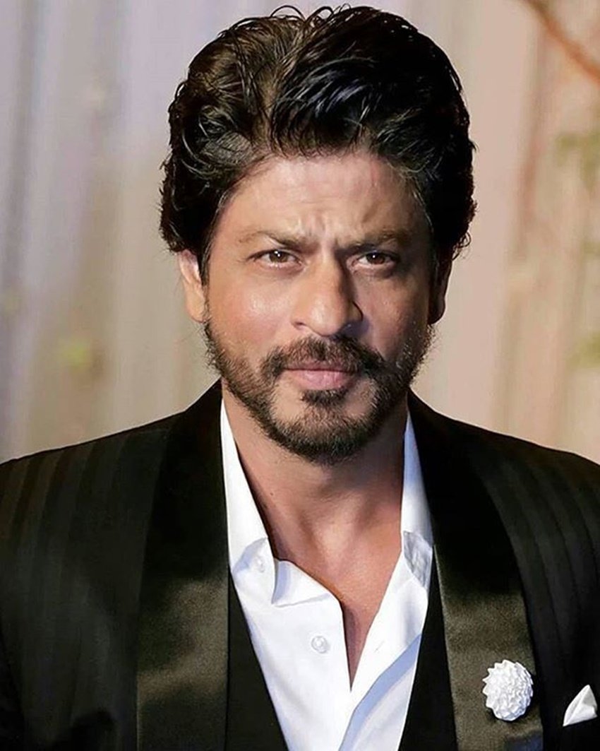 शाहरुख खान ने भी साल 2015 में देश में असहिष्णुता बढ़ने की बात कही थी। उसके बाद लोग उन्हें पाकिस्तान जाने की सलाह देते हुए उनकी फिल्मों तक को बायकॉट करने लगे। बाद में शाहरुख को कहना पड़ा था कि वो एक फ्रीडम फाइटर के परिवार से आते हैं। उनकी देशभक्ति पर सवाल उठाना बेहद दुखद है।