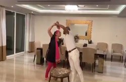 VIDEO: ‘हमजोली’ के राजेश बने टीम इंडिया के ‘गब्बर’; ड्राइंग रूम में ‘लीना’ संग खेली TT, लगाए ठुमके