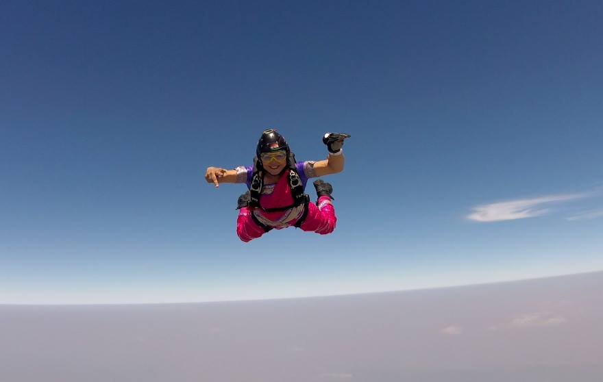 Sheetal Mahajan,PM Modi,PM Modi Birthday, saree challenge, jansatta online,Skydiver,PadmaShri awardee, Skydived over North Pole, shital mahajan rane,pataya thialand,shital mahajan,Shital mahajan world records, shital mahajan saree challenge, saree challenge accpted by shital mahan, saree challenge parajumping, shital mahajan thril
