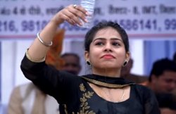 VIDEO: श्रेया चौधरी ने ‘तेरे इश्क में…’ गाने पर किया धमाकेदार डांस, कम पड़ गईं पानी की बोतलें