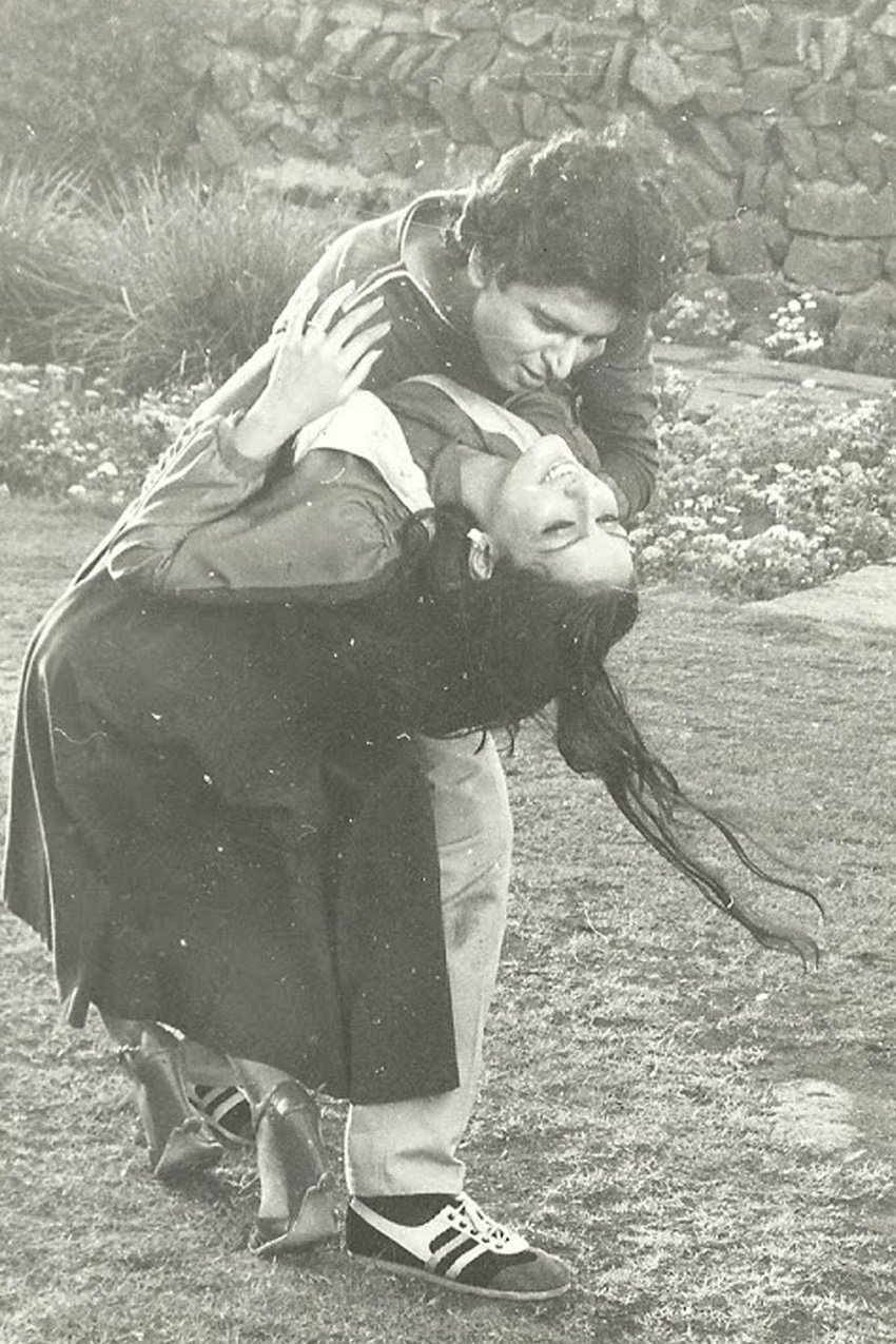 सुनील लहरी की ये फिल्म तो उस वक्त कुछ खास नहीं कर पाई थी लेकिन आज फैंस उस फिल्म को सोशल मीडिया में सर्च कर रहे हैं।