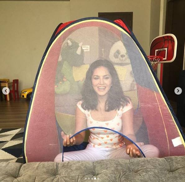 Sunny Leone, Sunny Leone hot photos, Sunny Leone in lockdown, sunny leone face mask, Sunny Leone pics, Sunny Leone news, Sunny Leone shows, Sunny Leone videos, Sunny Leone dance, Elnaaz Norouzi, lifestyle, Sacred Games, social distancing, Sunny Leone, corona virus