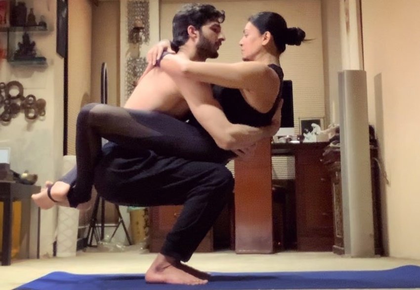 सुष्मिता ने फिटनेस पर जोर देते हुए आगे ये भी लिखा है कि दिमागी रूप से मजबूत और शारीरिक रूप से स्वस्थ रहना जरूरी है।