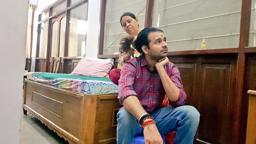 बता दें कि लालू प्रसाद यादव इस समय चारा घोटाले में मिली सजा काट रहे हैं। वो रांची जेल में हैं। लेकिन तबियत खराब होने के कारण उनका रिम्स में इलाज चल रहा है।