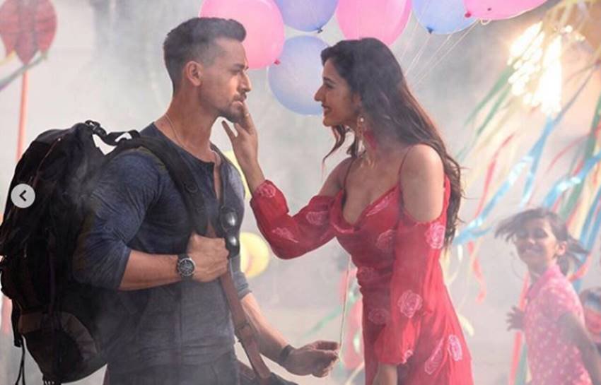 disha patani, disha patani wedding, disha patani hot photos, disha patani trolls, disha patani movies, disha patani danceVideos,Quarantine,fitness,disha patani,dance, disha patani and tiger shroff, disha patani age, दिशा पाटनी, क्वारेंटाइन, Corona virus, Covdi 19, Baaghi 2, bollywood couples, bollywood celebs, jansatta photos, celebs gallery, tiger shroff movie, tiger shroff age