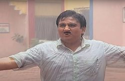 Taarak Mehta Ka Ooltah chashmaah: बबीता को छतरी देने के चक्कर में खुद भीगे जेठा लाल, अय्यर के आते ही हवा हुईं टप्पू के पापा की सपनों की रानी