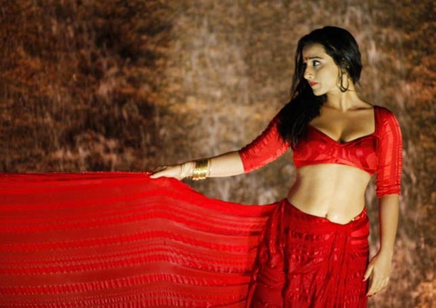 डर्टी पिक्चर विद्या बालन के करियर की सबसे कामयाब फिल्म है। इस फिल्म के लिए उन्हें नेशन अवार्ड भी मिला था। फिल्म के लिए विद्या बालन ने अपना वजन काफी बढ़ा लिया था।