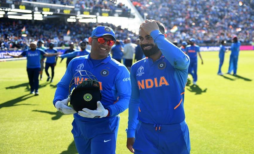 महेंद्र सिंह धोनी और विराट कोहली पिछली बार एक साथ वर्ल्ड कप में खेले थे। (सोर्स- सोशल मीडिया)