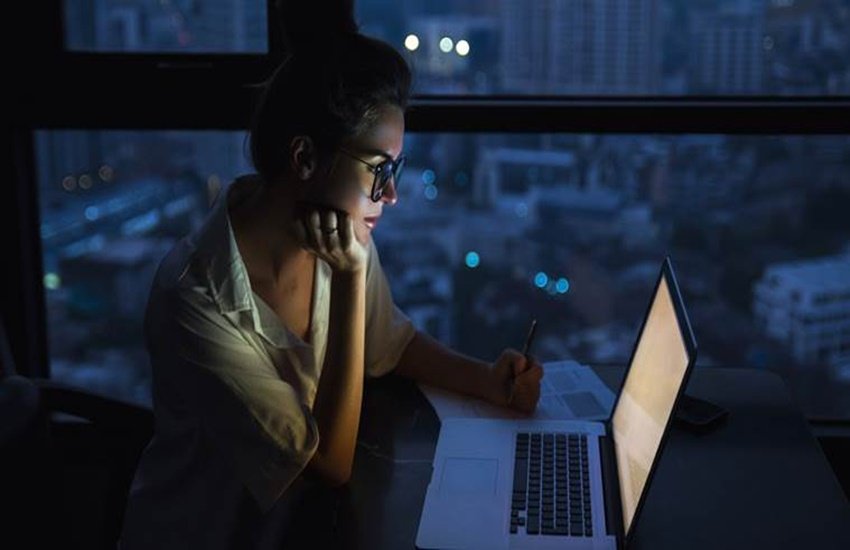 coronavirus, coronavirus pandemic, coronavirus india, coronavirus outbreak, coronavirus impact, covid-19, coronavirus lockdown, work from home, laptop screen, laptop screen affects eyes, dry eyes, dry eyes symptoms, dry eyes causes, Tips for Eyes during Work from Home, Tips for Eyes during Work from Home in hindi, how to keep eyes healthy, how to keep eyes healthy in hindi