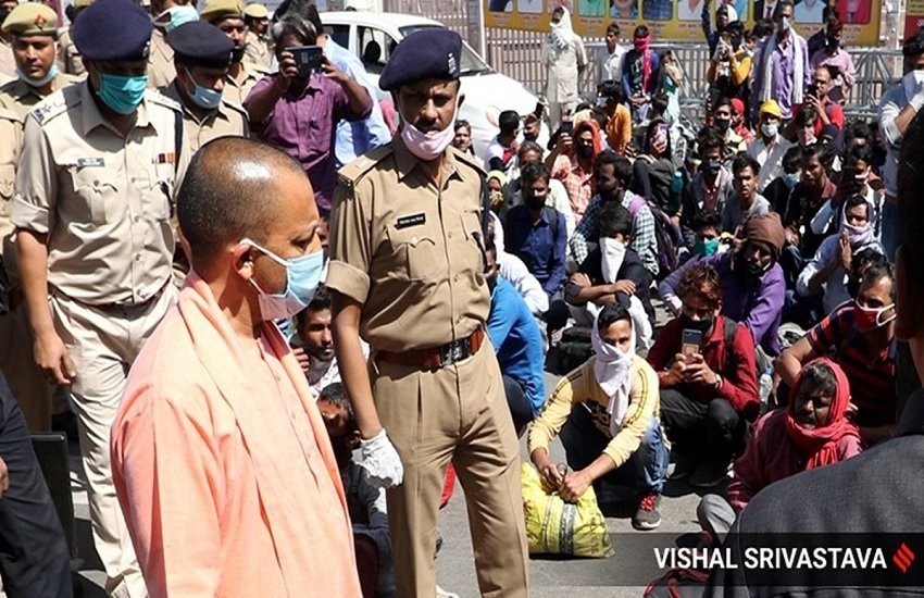 पुलिसवालों को 50 लाख रुपये का इंश्योरेंस कवर। (Express photo by Vishal Srivastav) पुलिसवालों को 50 लाख रुपये का इंश्योरेंस कवर। (Express photo by Vishal Srivastav)