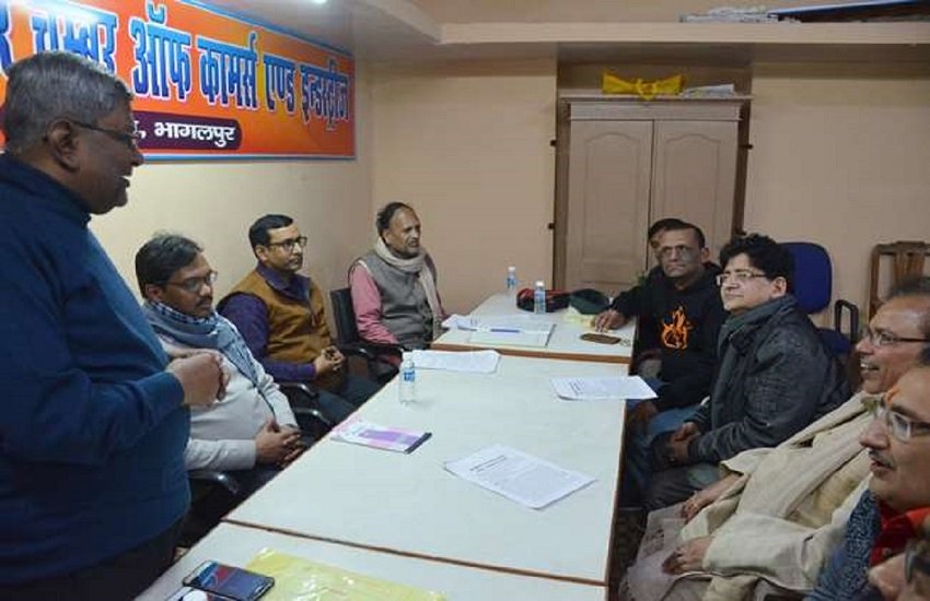 भागलपुर ईस्टर्न बिहार चेंबर आफ कामर्स इंडस्ट्रीज ने कामर्स कंपनियों को व्यापात करने की दी गई छूट पर रोक लगाने की मांग की। (pc- facebook) भागलपुर ईस्टर्न बिहार चेंबर आफ कामर्स इंडस्ट्रीज ने कामर्स कंपनियों को व्यापात करने की दी गई छूट पर रोक लगाने की मांग की। (pc- facebook)