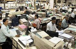 7th Pay Commission: इन सरकारी कर्मियों के मंहगाई भत्तों पर रोक, कोर्ट ने केंद्र और राज्य सरकार से मांग जवाब