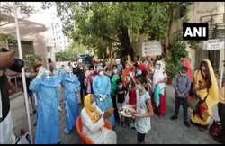 90 साल के व्यक्ति ने कोविड-19 को हराया, 6 दिन में ही अस्पताल से मिली छुट्टी