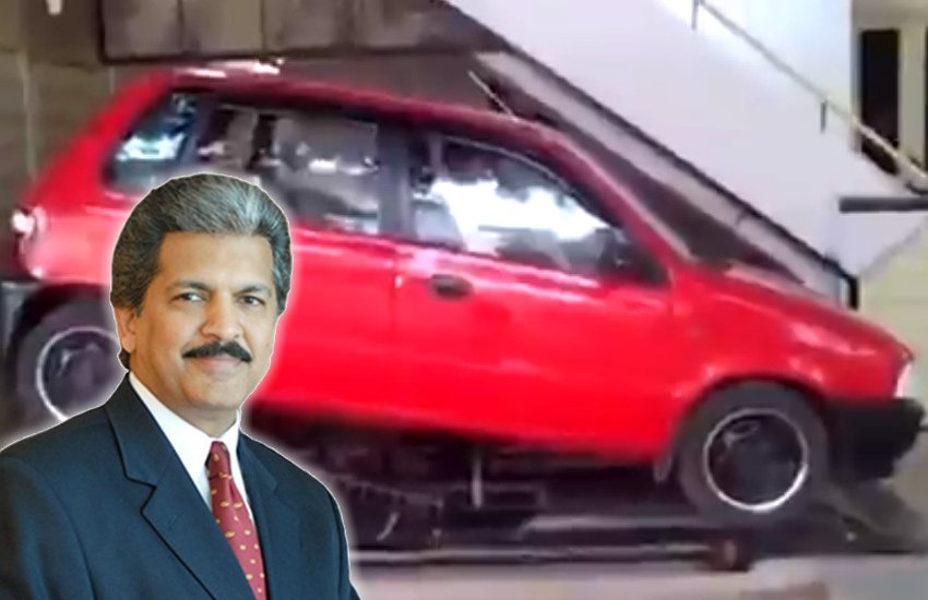 Anand Mahindra Parking Tweets, Anand Mahindra Video, Clever car parking Video, amazing car parking video, Anand Mahindra best Tweets, Space-saver parking solution