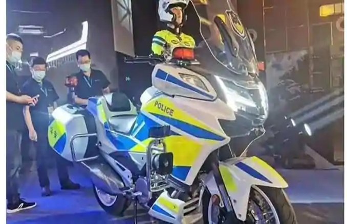 China की वाहन निर्माता कंपनी CF Moto ने तैयार की सबसे पावरफुल बाइक CF1250J, देखें भारत में लांचिंग को लेकर क्या है रिपोर्ट?