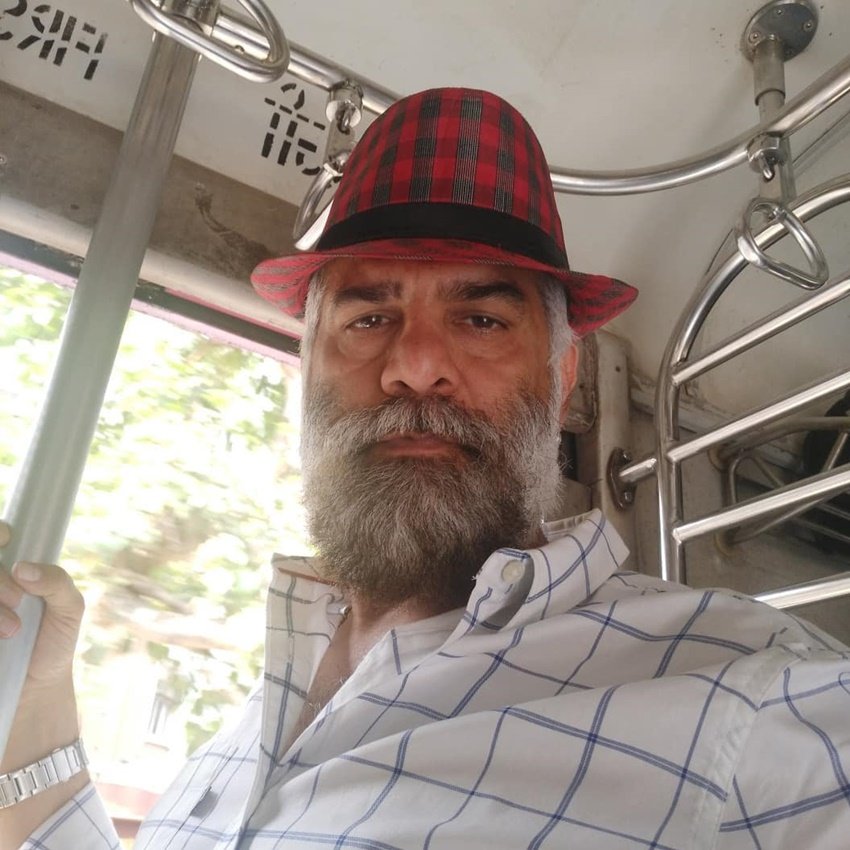 जेडी को देख शायद ही कोई पहचान पाए कि यह वही हिमांशु हैं जिनकी हर एक अदा लोगों के चेहरे पर मुस्कान ला देती थी।