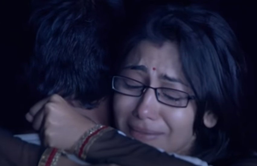 Kumkum Bhagya:जब अभि को गले लगाकर प्रज्ञा के छलके आंसू