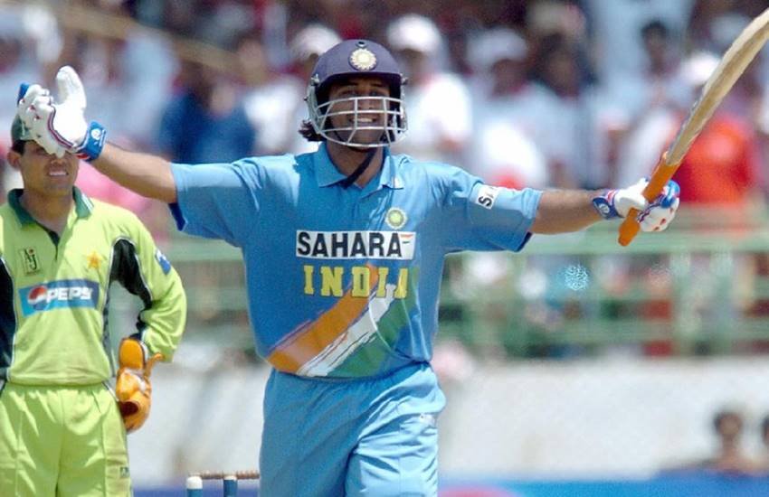 महेंद्र सिंह धोनी वर्ल्ड कप के बाद से पेशेवर क्रिकेट नहीं खेले हैं। (सोर्स-सोशल मीडिया)