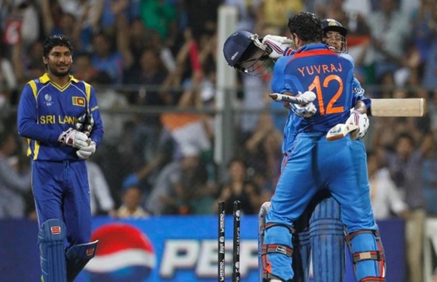 MS Dhoni and Yuvraj Singh celebrating 850