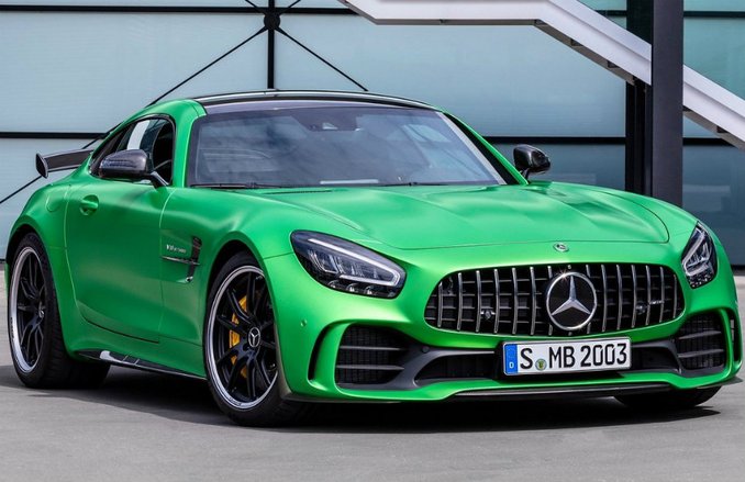 Mercedes Benz ने भारत में लांच की 2 सीट्स वाली AMG GTR स्पोर्ट कार! 318 kmph की टॉप स्पीड और कीमत 2.48 करोड़ रुपये