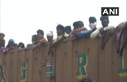 लॉकडाउन में पलायन जारी! मध्यप्रदेश में सड़क हादसे में पति-पत्नी समेत 4 प्रवासियों की गई जान, पश्चिम बंगाल में दुर्घटना में 32 मजदूर घायल