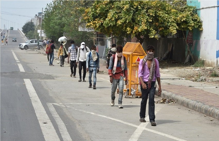मजदूरों के हालात पर बीजेपी सांसद ने अमित शाह को लिखी च‍िट्ठी। (file)