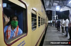 Railways IRCTC Special Trains: 10 दिन में दौड़ेंगी 2600 ट्रेनें, इन तरीकों से कर सकते हैं टिकट बुक