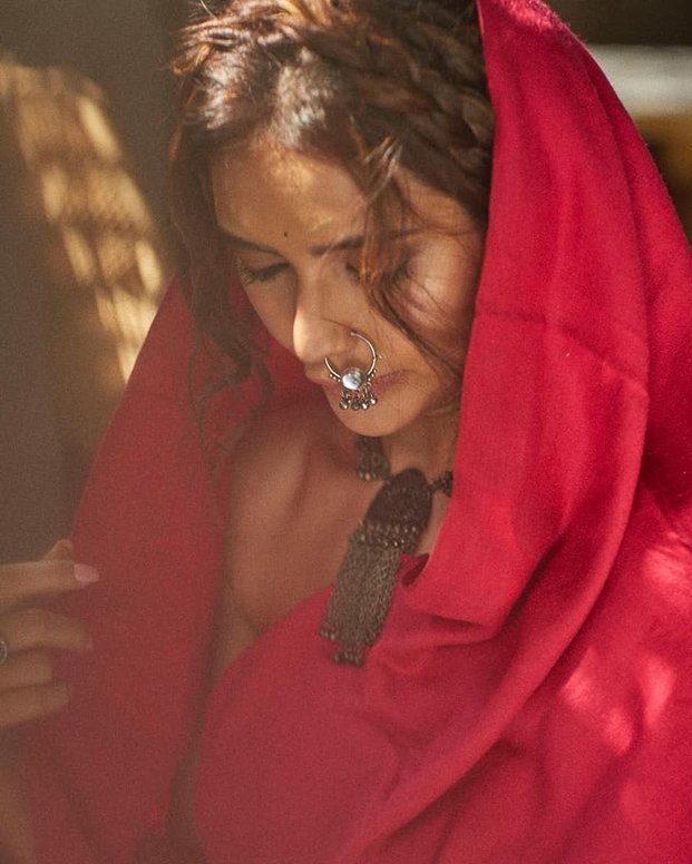 Priyanka Chopra: A bollywood Director Says Cheap Words With Dress Designer for Actress While Shooting/ For a Film Then Priyanka Taken a Big Step - 'हिरोइन को तो छोटे से छोटे कपड़े...',