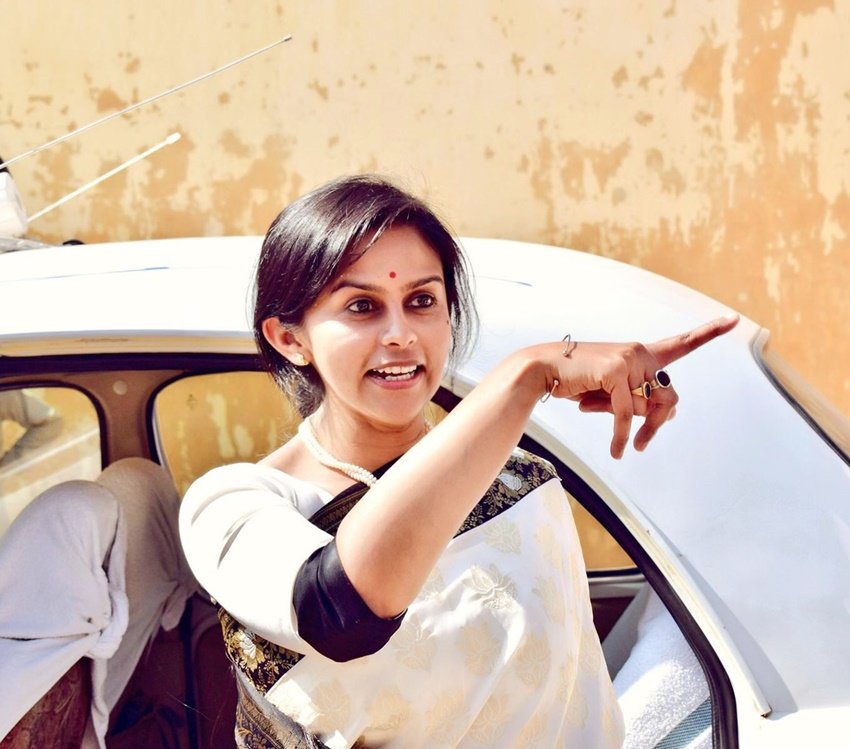 बकौल प्रियंका वह घटना उनके दिल में चुभ गई। उसी दिन से उन्होंने ठान लिया कि आईएएस बनना है। इसके बाद वह यूपीएससी की तैयारियों में जुट गईं। साल 2009 में दूसरे प्रयास में ही उन्हें सफलता भी मिल गई।