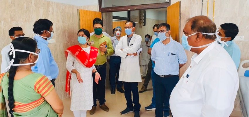 अपनी प्रैक्टिस के दौरान वह एक बार लखनऊ में झुग्गी-झोपड़ियों में चेकअप के लिए पहुंचीं थीं। वहां एक महिला खुद और बच्चों को गंदा पानी पिला रही थी। प्रियंका ने महिला को टोकते हुए पूछ लिया कि गंदा पानी क्यों पी रही हो? यह सुन महिला ने कह दिया- तुम कलेक्टर हो क्या?
