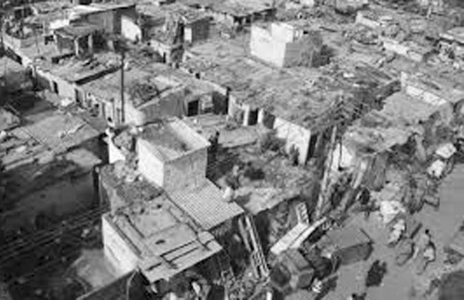 राजनीतिः मलिन बस्तियों की दुविधा
