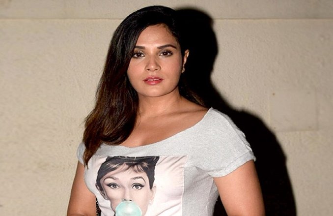 ‘मदद नहीं कर सकते लेकिन…’, भूख से मृत मां को उठाने वाले बच्चे का वीडियो देख छलका ऋचा चड्ढा का दर्द