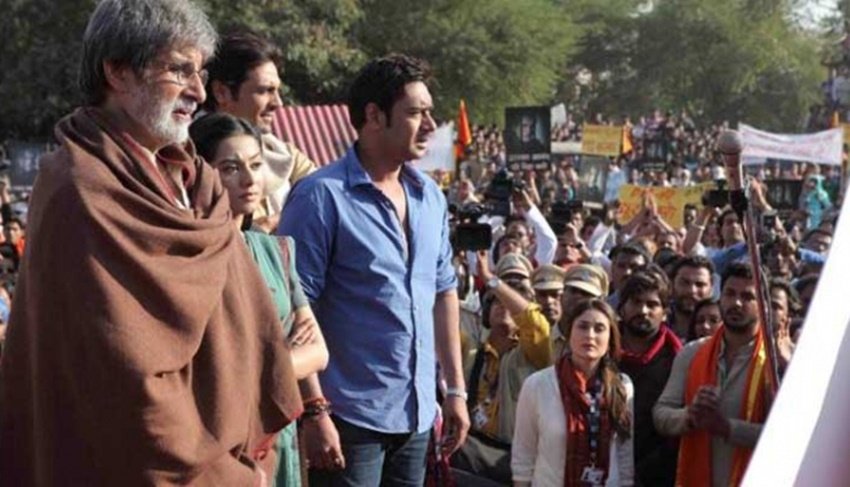 सत्याग्रह: प्रकाश झा की फिल्म सत्याग्रह में जो किरदार अमिताभ बच्चन ने निभाया था उसकी तुलना अन्ना हजारे से की गई थी। सिर्फ अन्ना हजारे ही नहीं उसमें करीना के किरदार की तुलना बीजेपी नेत्री शाजिया इल्मी से भी हुई थी।