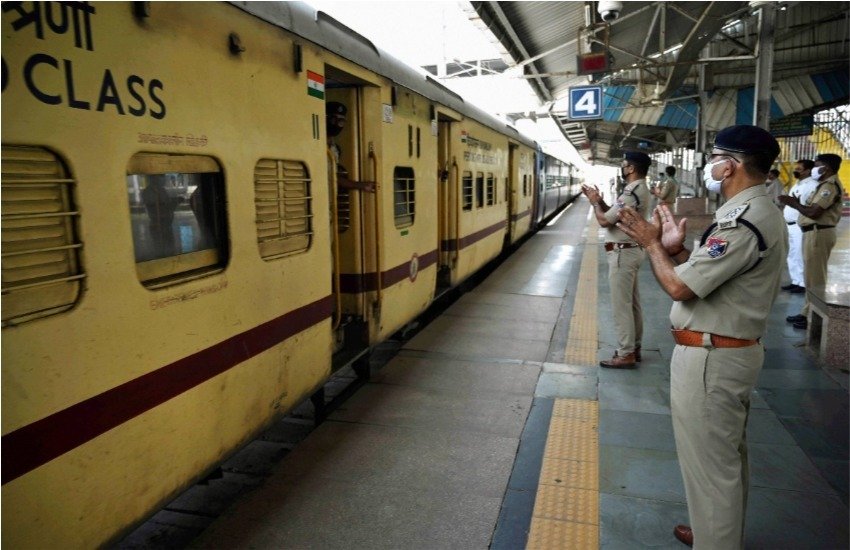 Uttar Pradesh, Uttar Pradesh coronavirus cases, Uttar Pradesh coronavirus news, Uttar Pradesh coronavirus cases district wise, Uttar Pradesh district wise latest news, Uttar Pradesh covid 19 tracker, Uttar Pradesh covid 19, coronavirus news, coronavirus latest news, coronavirus latest news updates, Uttar Pradesh coronavirus cases city wise, Uttar Pradesh coronavirus district wise case, Uttar Pradesh coronavirus news