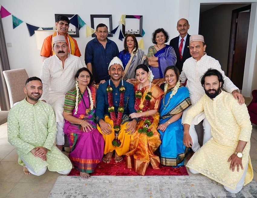 18 मई को सोनाली का जन्मदिन था। अपने जन्मदिन पर तस्वीरें शेयर करते हुए सोनाली ने बताया कि मैंने सगाई कर ली है।