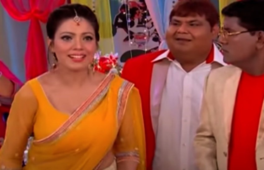 TMKOC: पति के सामने बबिता हुई शर्म से पानी-पानी